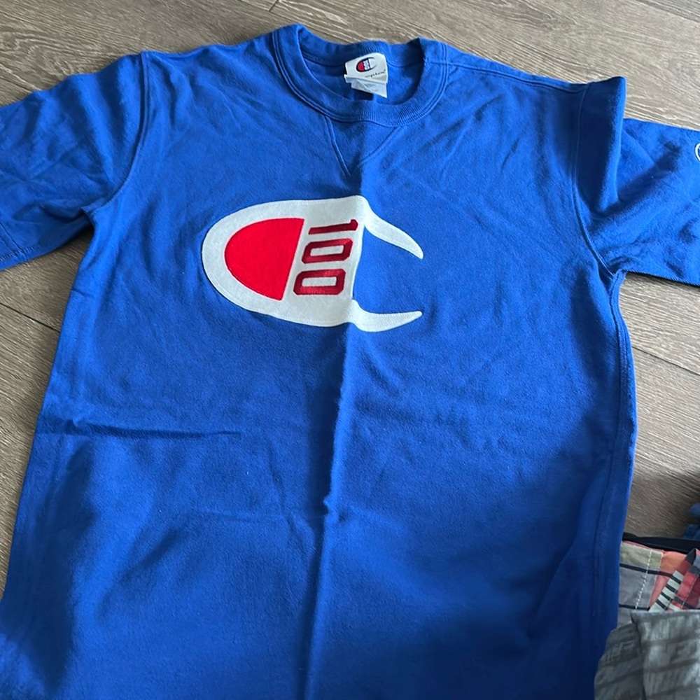 Teen boy size small champion Tshirt.